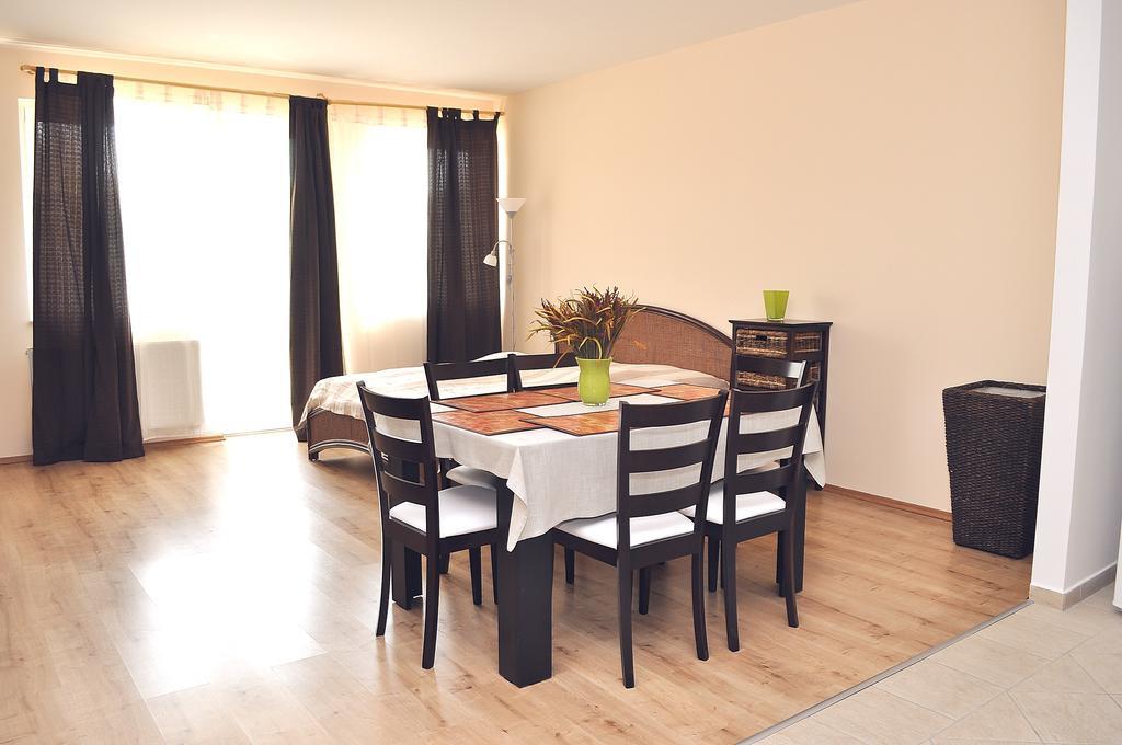 Tisza Palota Apartmanok Szeged Rum bild