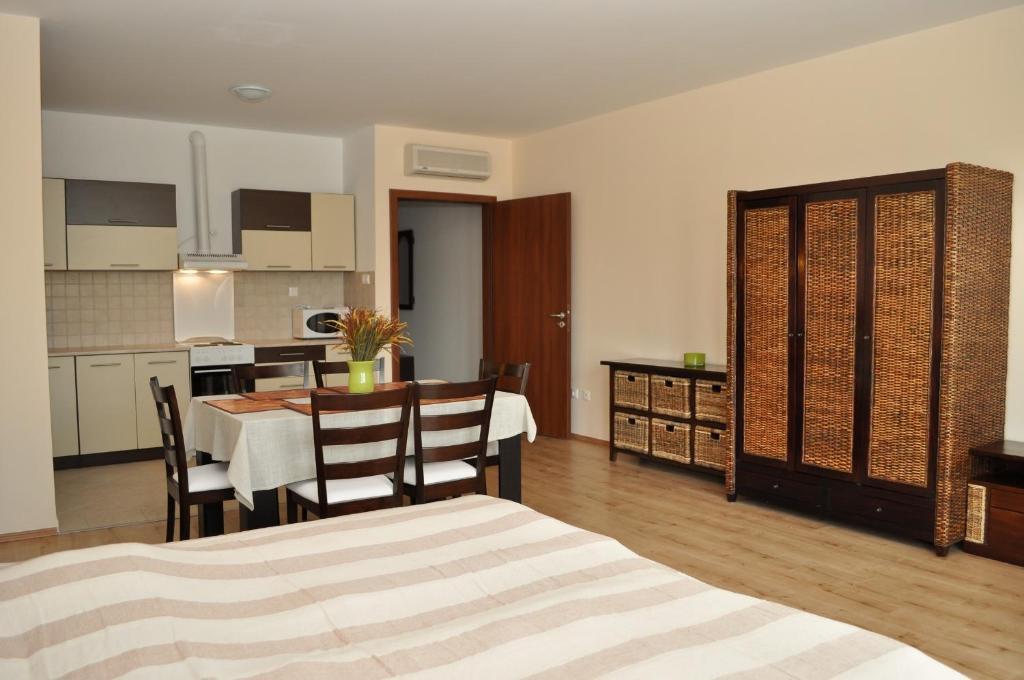 Tisza Palota Apartmanok Szeged Rum bild
