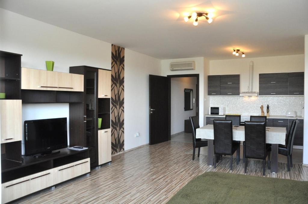Tisza Palota Apartmanok Szeged Rum bild