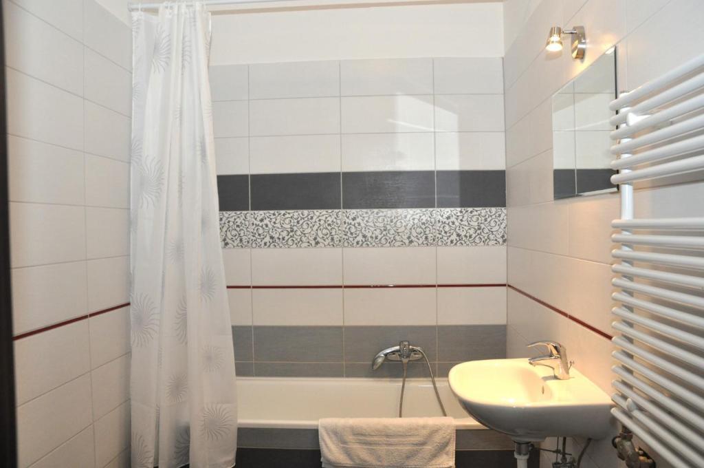 Tisza Palota Apartmanok Szeged Rum bild