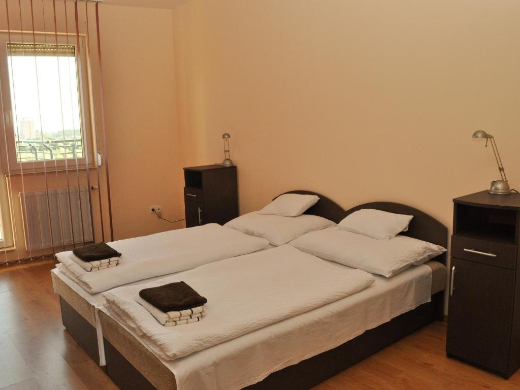 Tisza Palota Apartmanok Szeged Rum bild